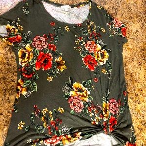 Nine Britton floral twist top